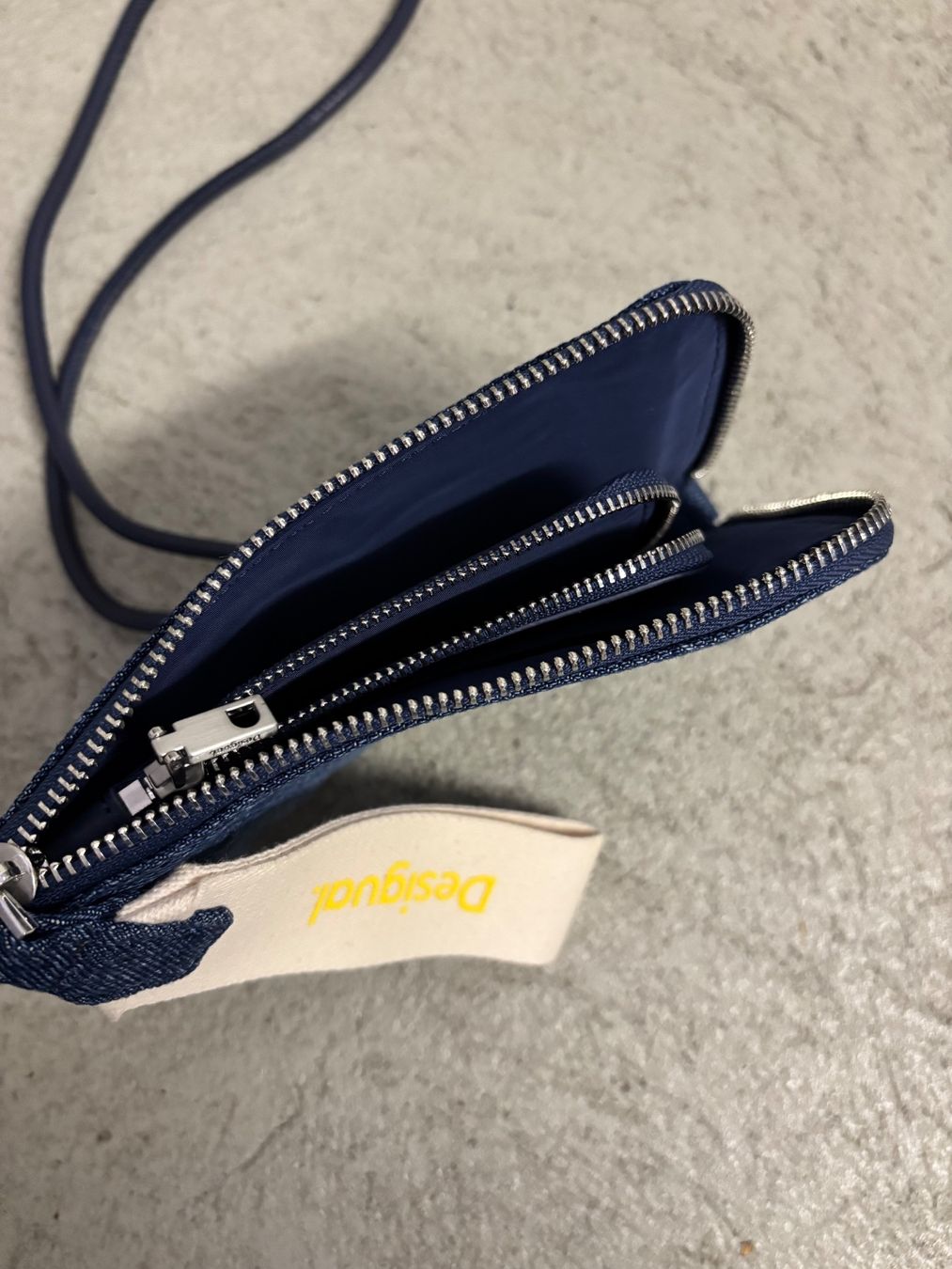 Desigual Borse da donna: Desigual Mini Bag Jeans mit Reissverschluss – Usato da Sonterswil venduto da VD-Service 2