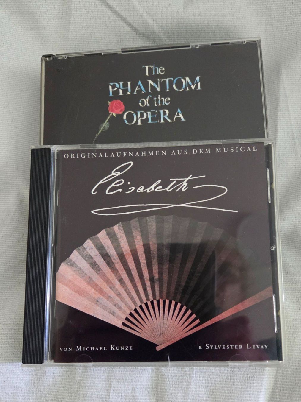 CD: Musical CD-Bundle: Elisabeth (Wien 1992) & The Phantom – Usato da Abtwil AG venduto da MaVo.0710