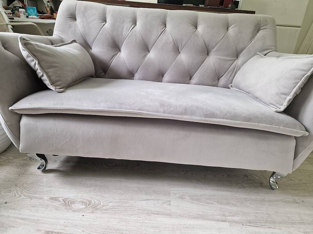 Sofas: Sofa Samt grau  – Gebraucht aus Sulgen von des_6w9f 3