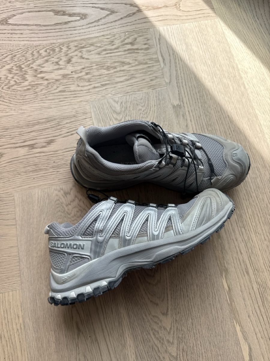 Salomon Scarpe da donna: Salomon XA Pro 3D Trail Shoes Grey Used – Usato da Pontresina venduto da matsch20 1