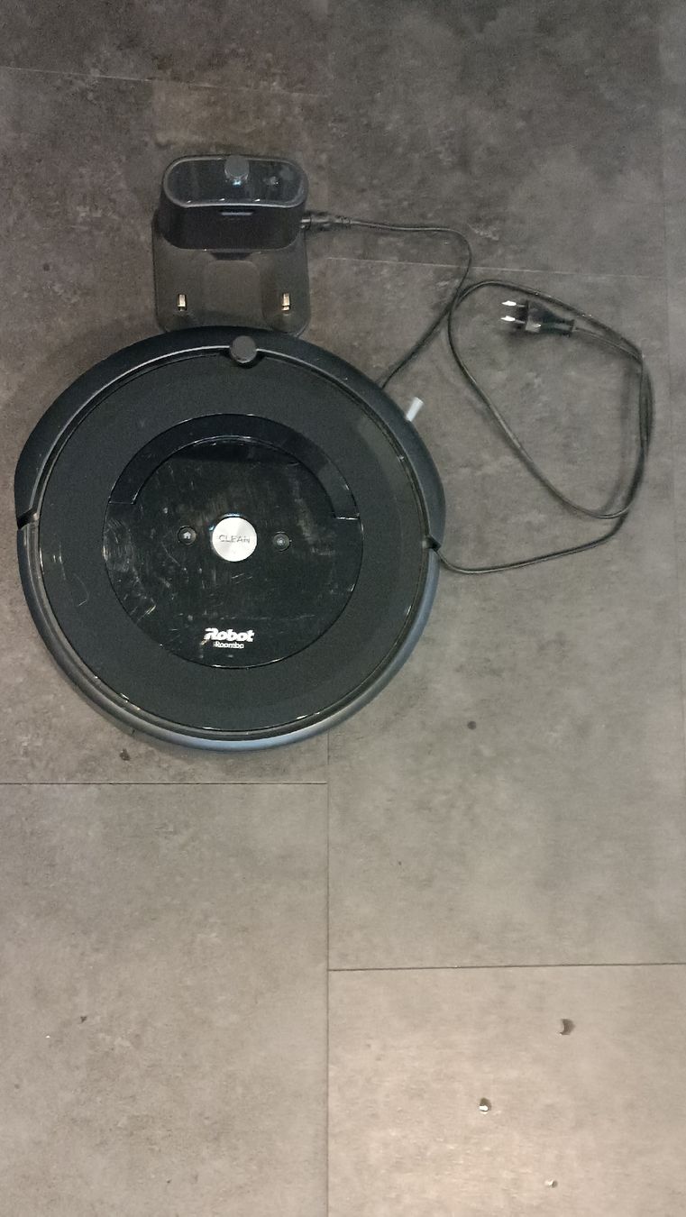 Irobot Staubsauger & Zubehör: iRobot Roomba e5 – Defekt aus Embrach von S24ch