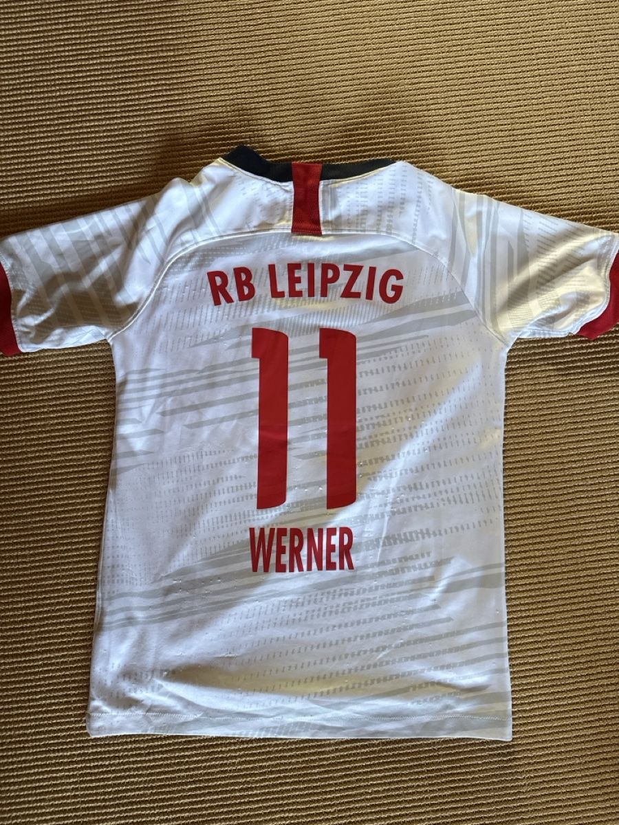 Nike Scarpe, pantaloni & magliette da ginnastica: Red Bull Leipzig Shirt – Usato da Hütten venduto da CaFeLe 1
