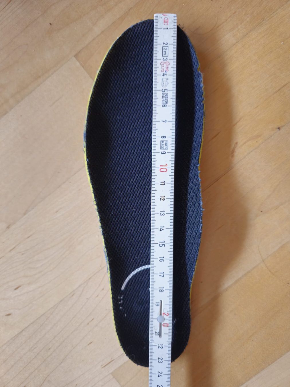 Nike Scarpe per ragazze: Nike Turnschuh Grösse 36.5 – Usato da Lungern venduto da Bohnenkraut69 3