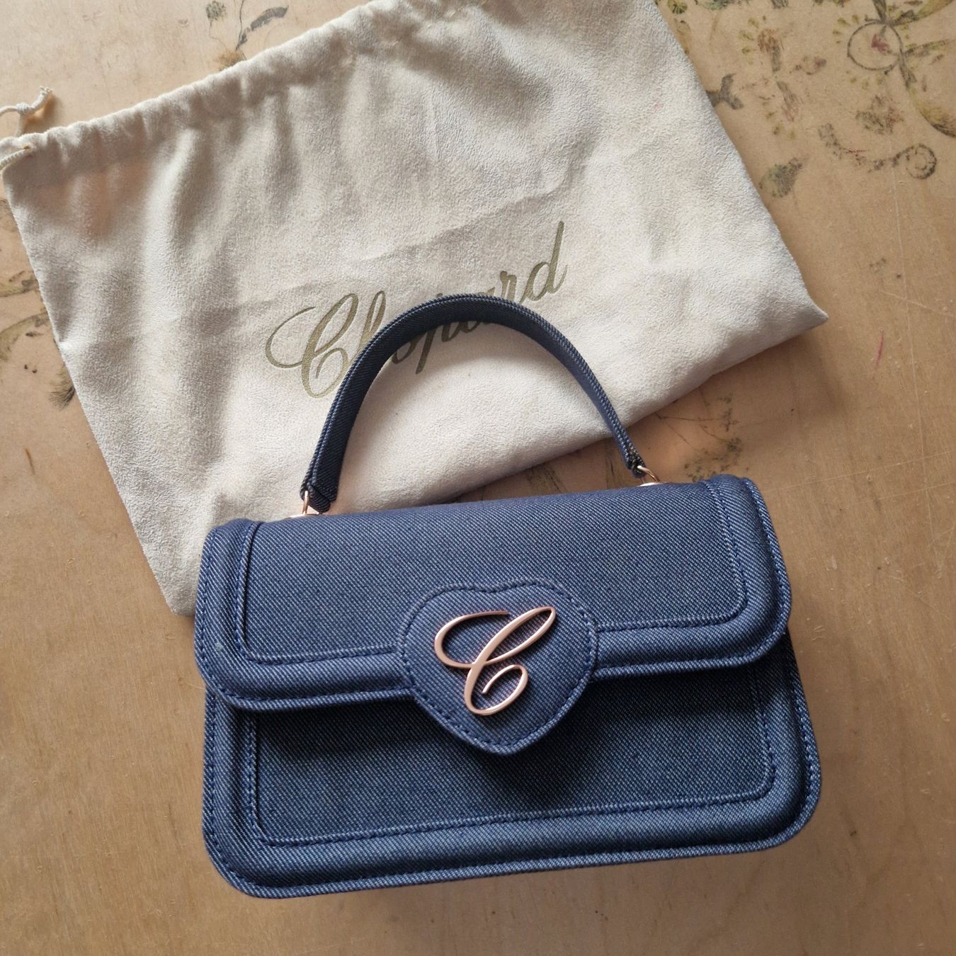 Borse da donna: Chopard Denim Crossbody | Rechnung & Dustbag – Usato da Zug venduto da Keikogood 1