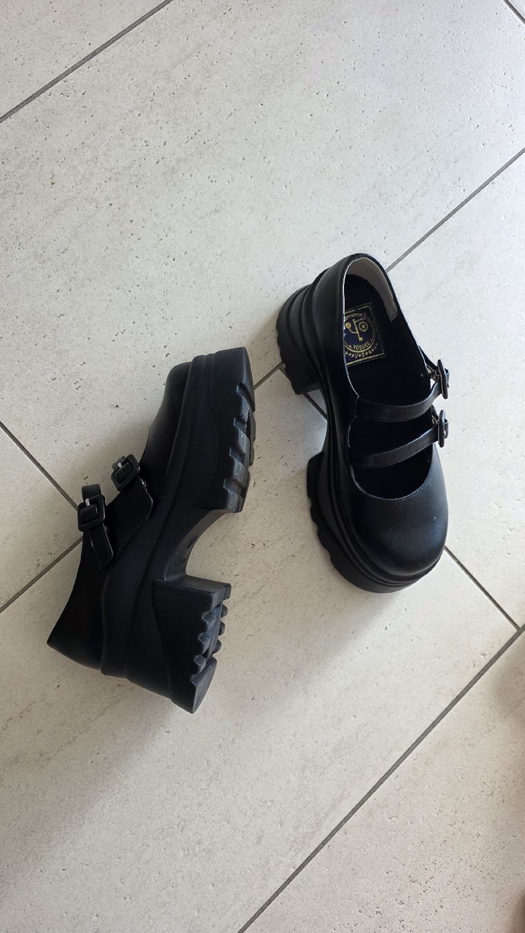 Scarpe da donna: Plateau Schuhe wie Wednesday – Nuovo (secondo la descrizione) da Hunzenschwil venduto da Ananas132 1