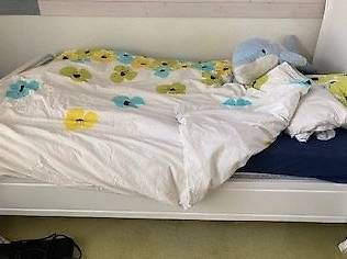 Letti: Bett mit oder ohne Nachttisch und Sekretär – Usato da Oberwil b. Zug venduto da Christina113 1