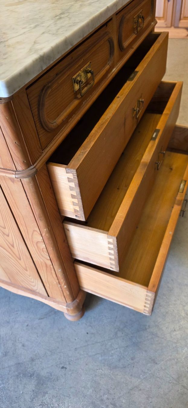 Cassettiere: Antike Kommode, restauriert, Marmorplatte, – Usato da Wittenbach venduto da gruezi-schwiz 1