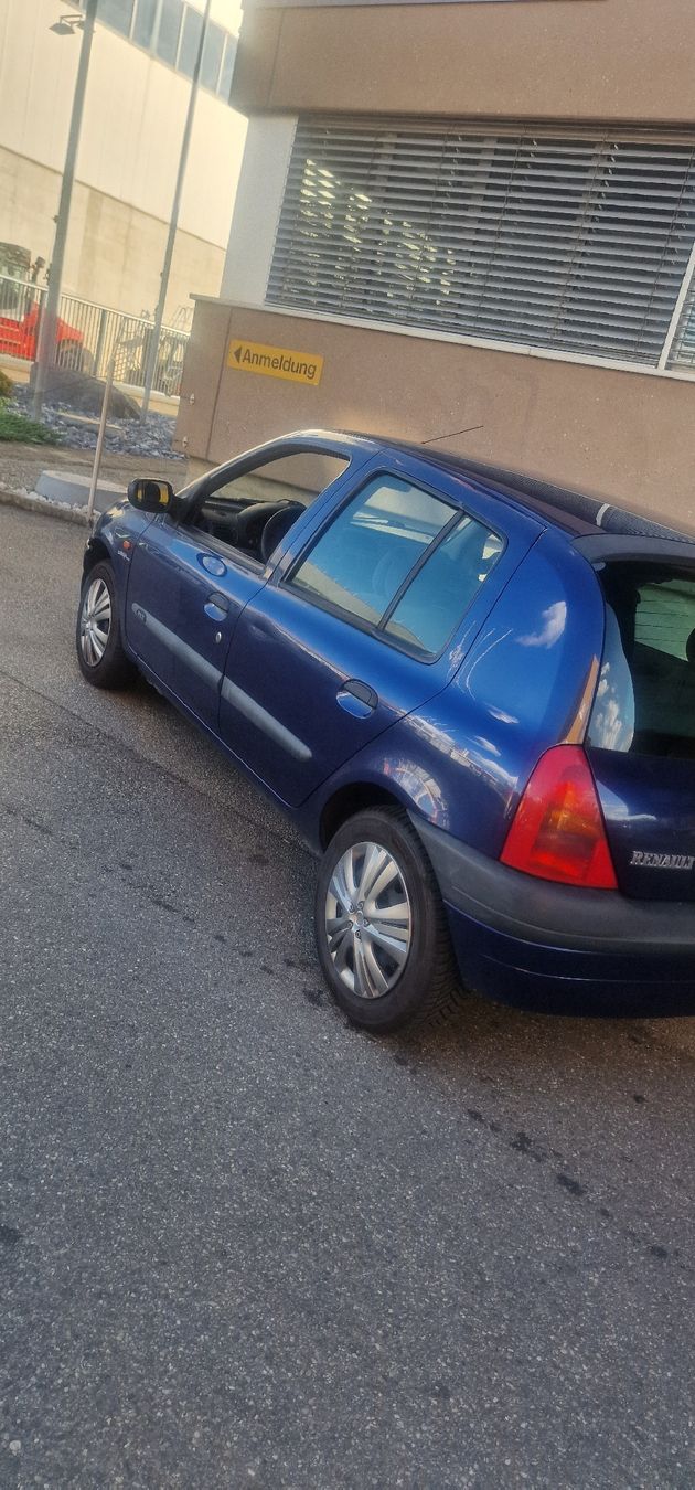 Renault Autos: Renault Clio 1.6 Automat – D'occasion à Zürich par zh_tech 1