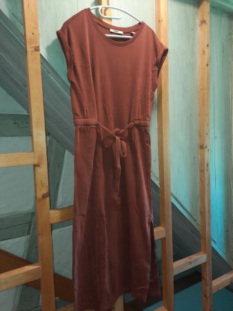 Trendiges Kleid in Rostrot, Gr. M