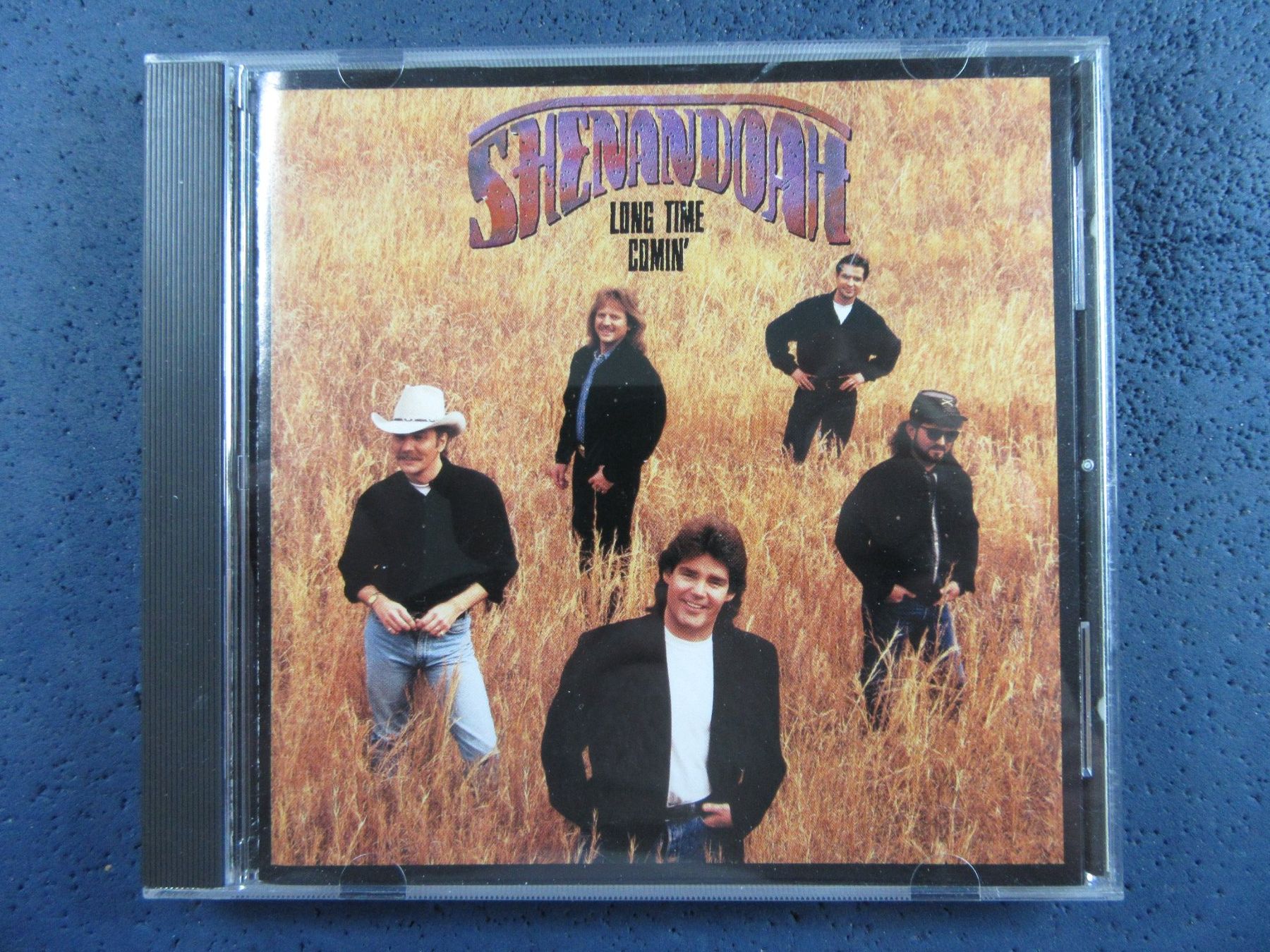 CD: SHENANDOAH COUNTRY CD "LONG TIME COMIN" – Usato da Ettingen venduto da Hausi4711