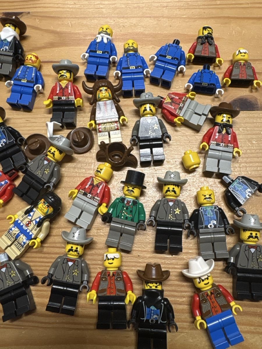 Lego Statuette: Lego Western Figuren – Usato da Kriens venduto da Godier 2