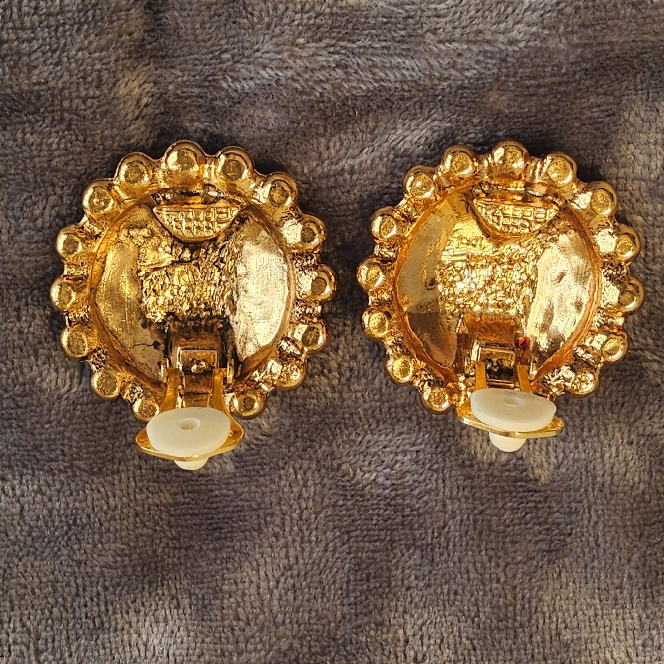 Ohrringe & -stecker: Vintage goldig rote Email Ohrclips – Gebraucht aus Zürich von philpip 4
