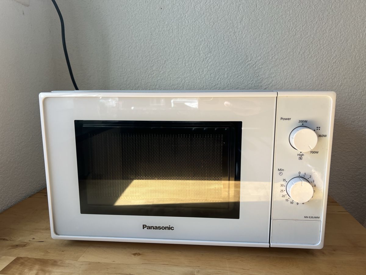 Elettrodomestici da cucina: Panasonic Microwave NN-E20JWM – Usato da Zürich venduto da far_2zpy