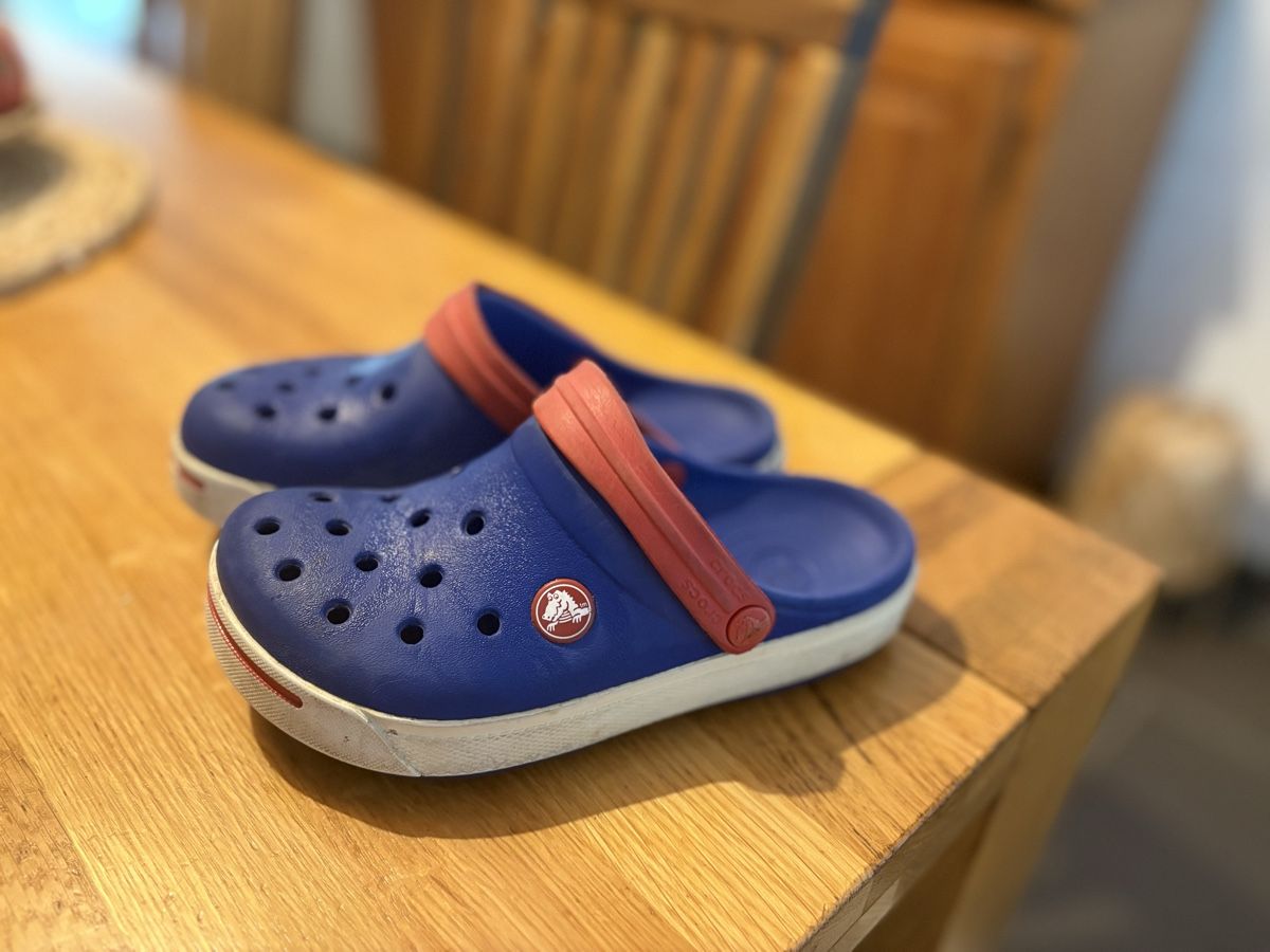 Crocs Scarpe per ragazzi: Crocs enfant taille EU 29/30 – Usato da Attalens venduto da Skorpionica