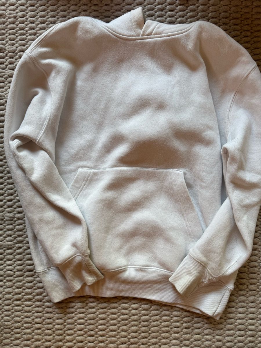 Pull&Bear Pullover & Sweatshirts: Weisser Hoodie – Gebraucht aus Ebmatingen von F.Bullet