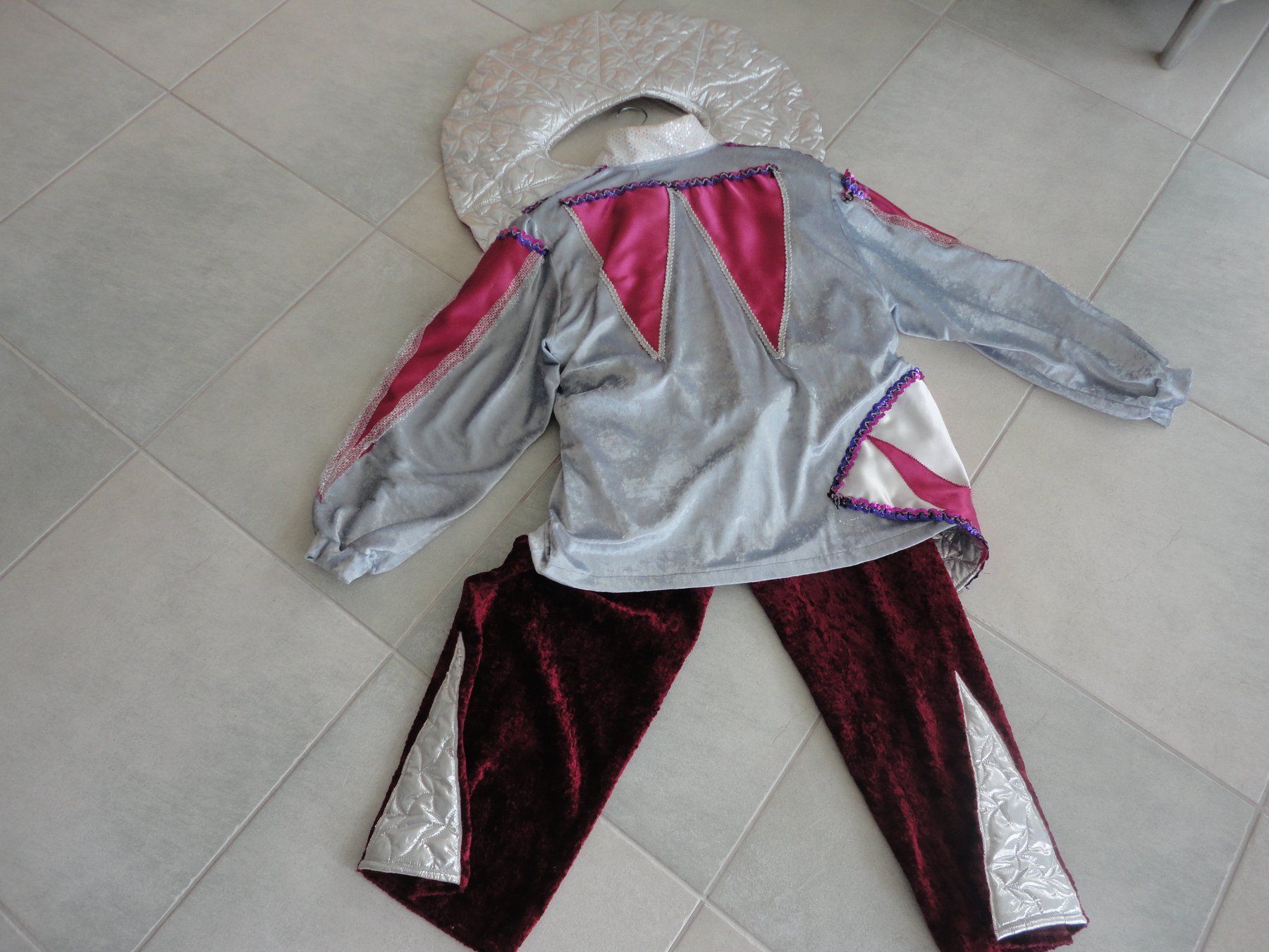 Costumes: Fasnachtsgwändli – D'occasion à Birmensdorf ZH par res_wh2b 2