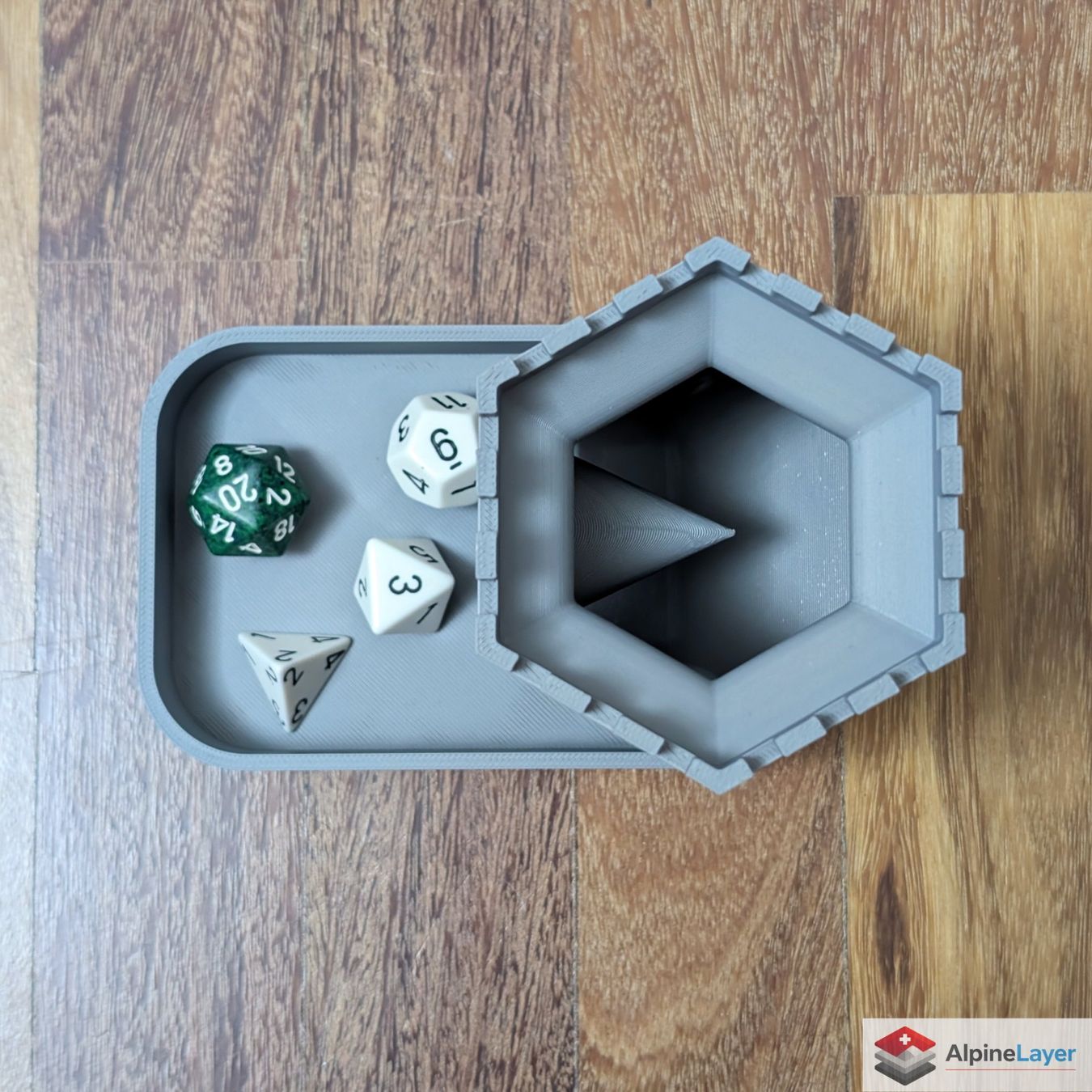 Giochi: Medieval Dice Tower 3D Printed Board Game Accessory – Nuovo (secondo la descrizione) da Losone venduto da AlpineLayer 1