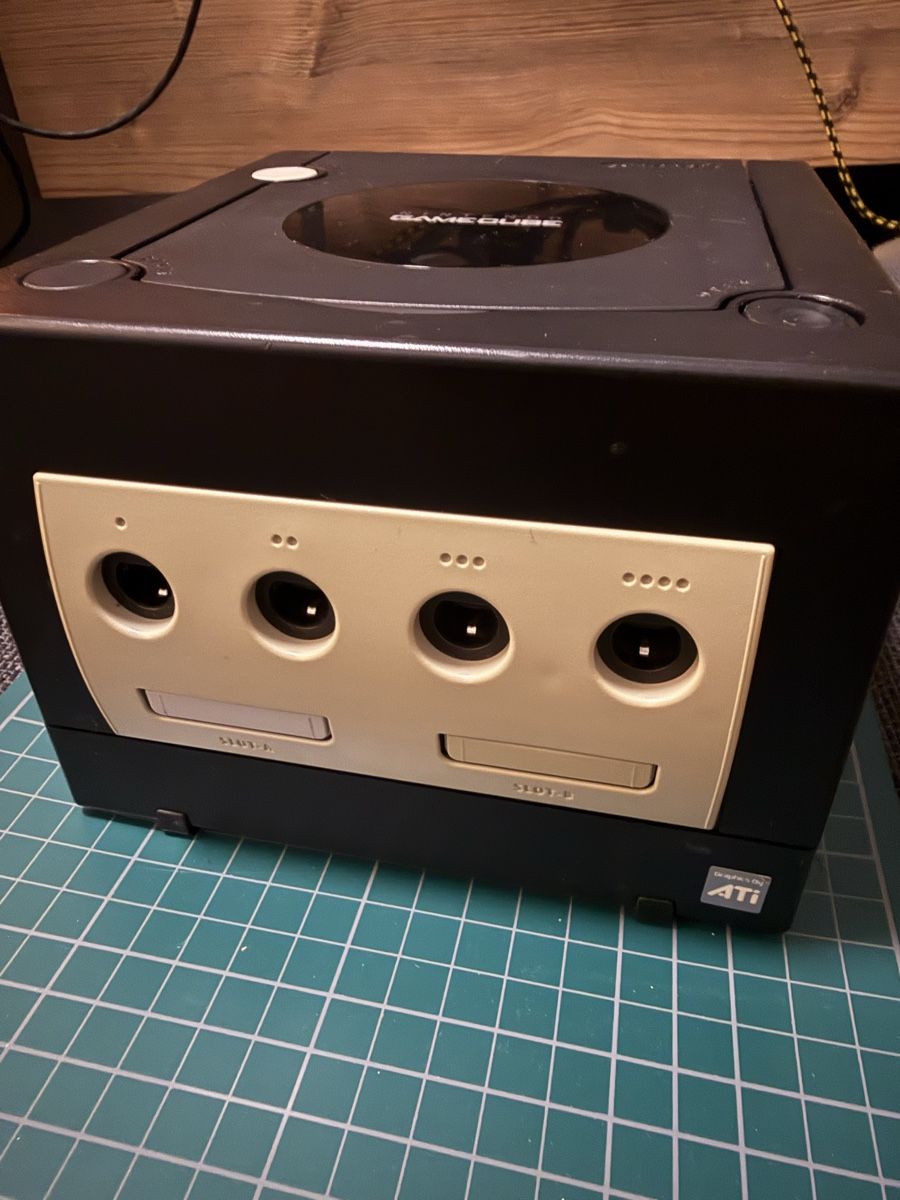Nintendo Console: Nintendo GameCube Schwarz mit Controller inkl. Zubehör – Usato da Dottikon venduto da bend 1