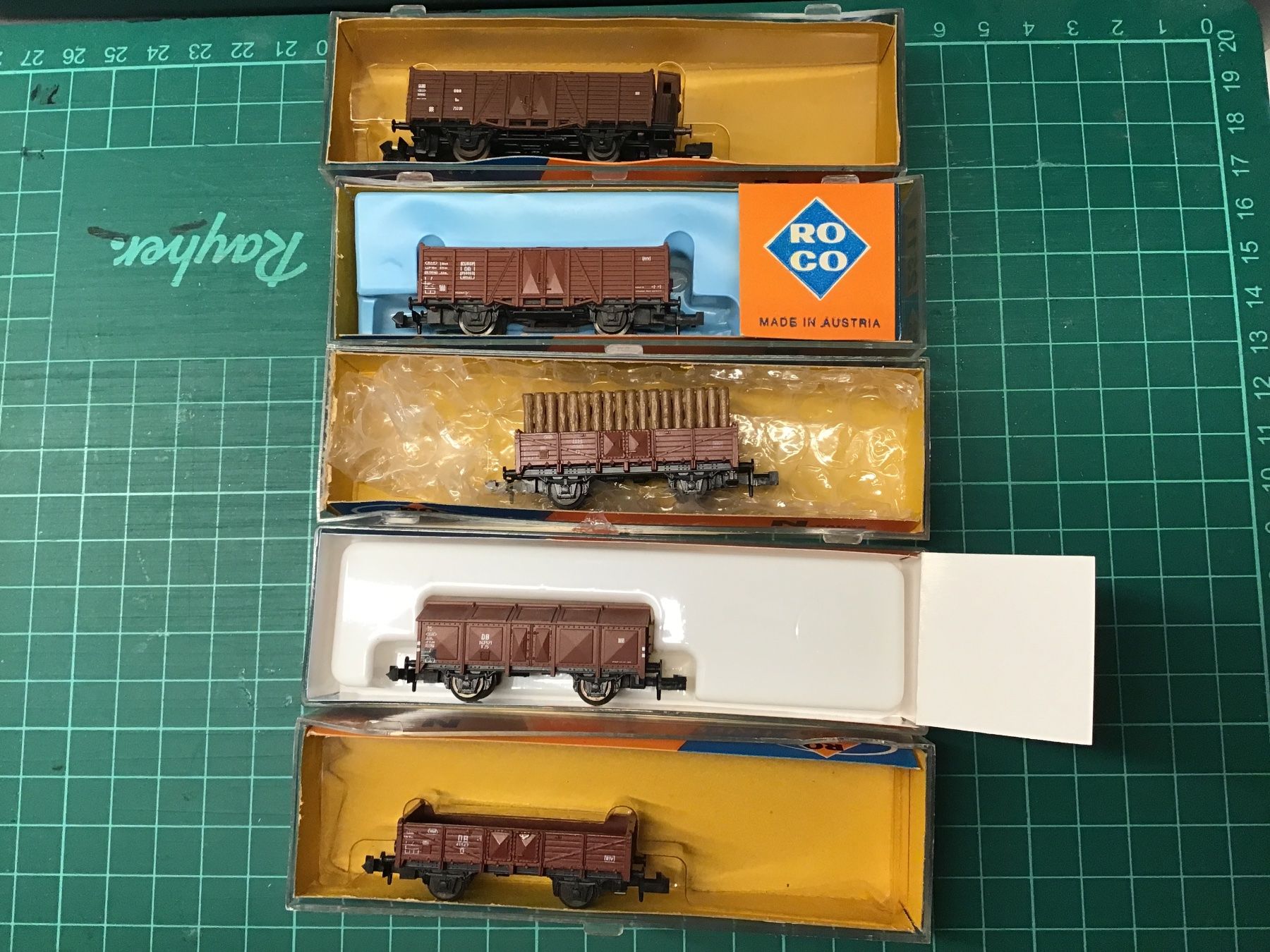 Roco Modellini di ferrovie: Roco N-Spur Gueterwagen Set, 5 Stueck – Usato da Männedorf venduto da Modellbau-wyss