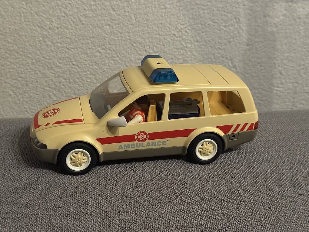 Giocattoli: Playmobil Notarztauto – Usato da Sarnen venduto da Sejosa15 1