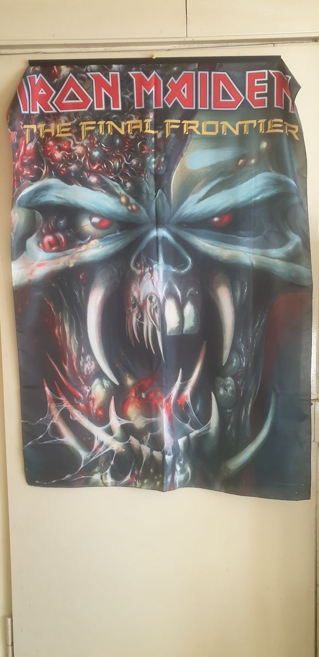 Bandiere: Posterflagge Iron Maiden - The Final Frontier – Usato da Spiez venduto da Spacelightning