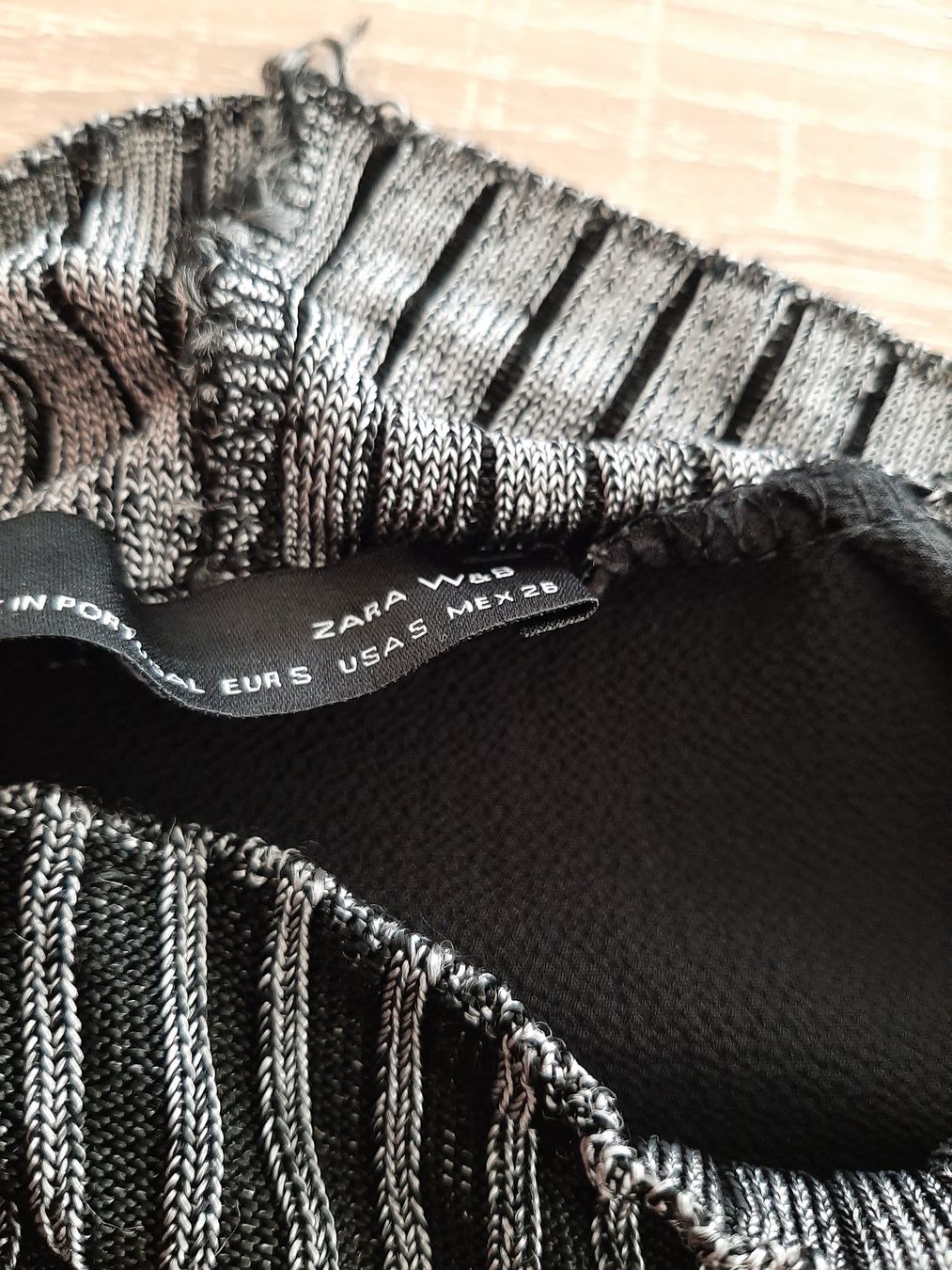 Zara Tops: elegantes Top schwarz mit Silber, Gr. S – Gebraucht aus Menziken von Rien1 1