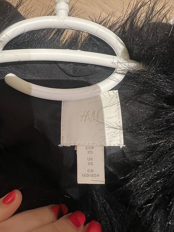 H&M Giacche: Kunstfelljacke schwarz – Nuovo (secondo la descrizione) da Dübendorf venduto da fadrinli 2