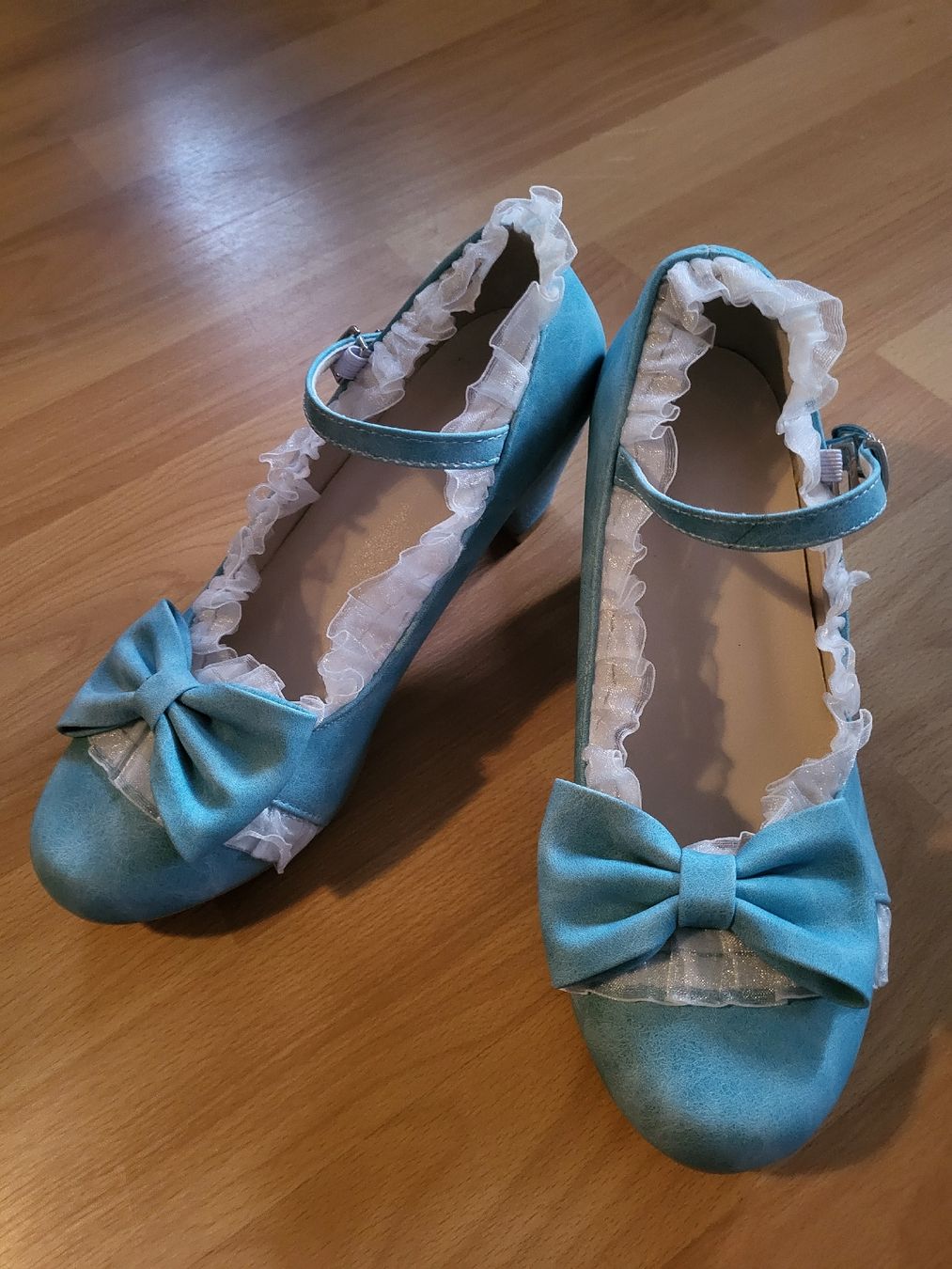 Scarpe da donna: Vintage Schuhe Gr.37 – Nuovo e nell'imballaggio originale da Wünnewil venduto da jael13
