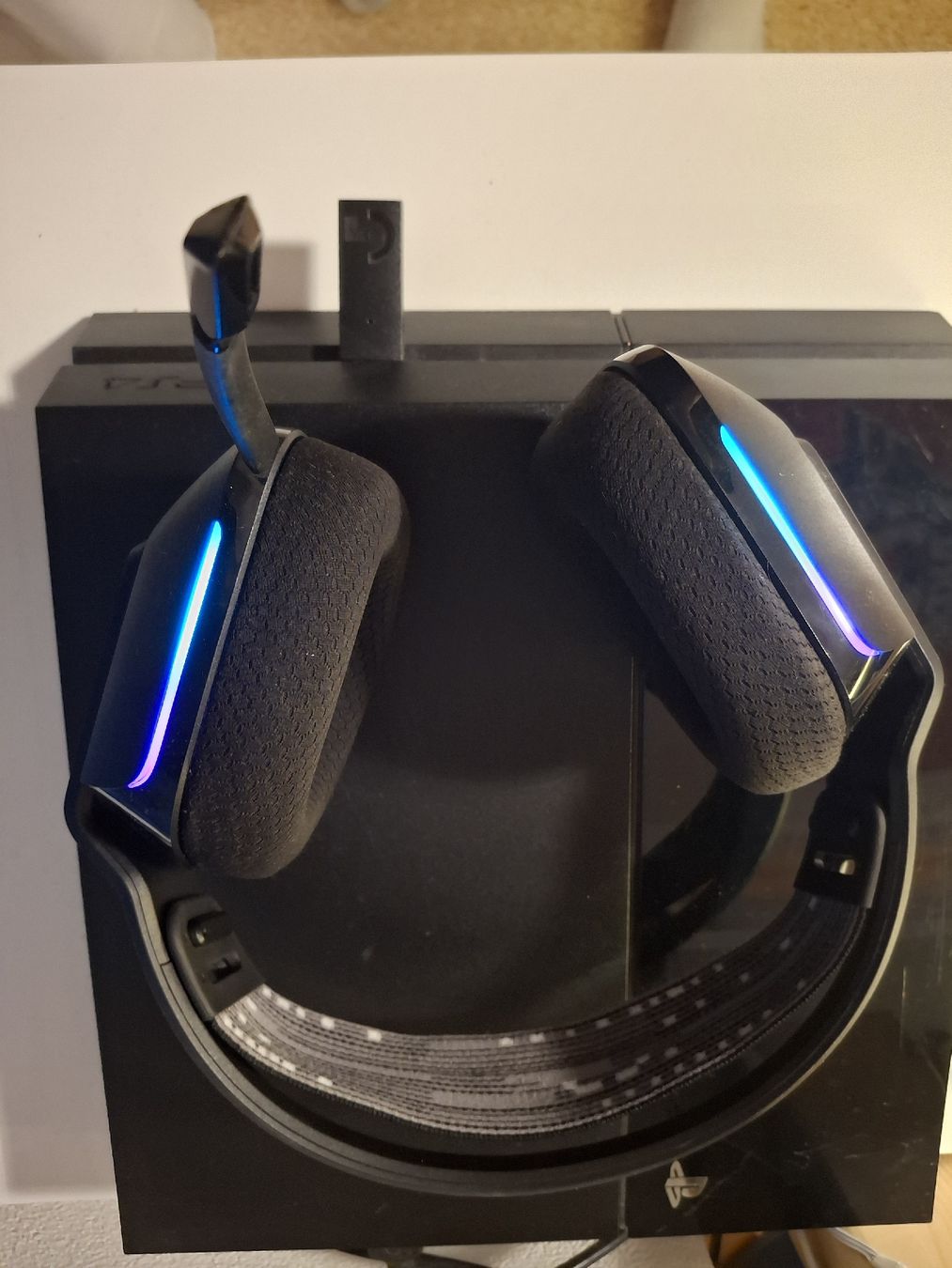 Sony Console: Sony PlayStation 4 Konsole mit 3 Controller – Usato da Altendorf venduto da tenorhorn 5