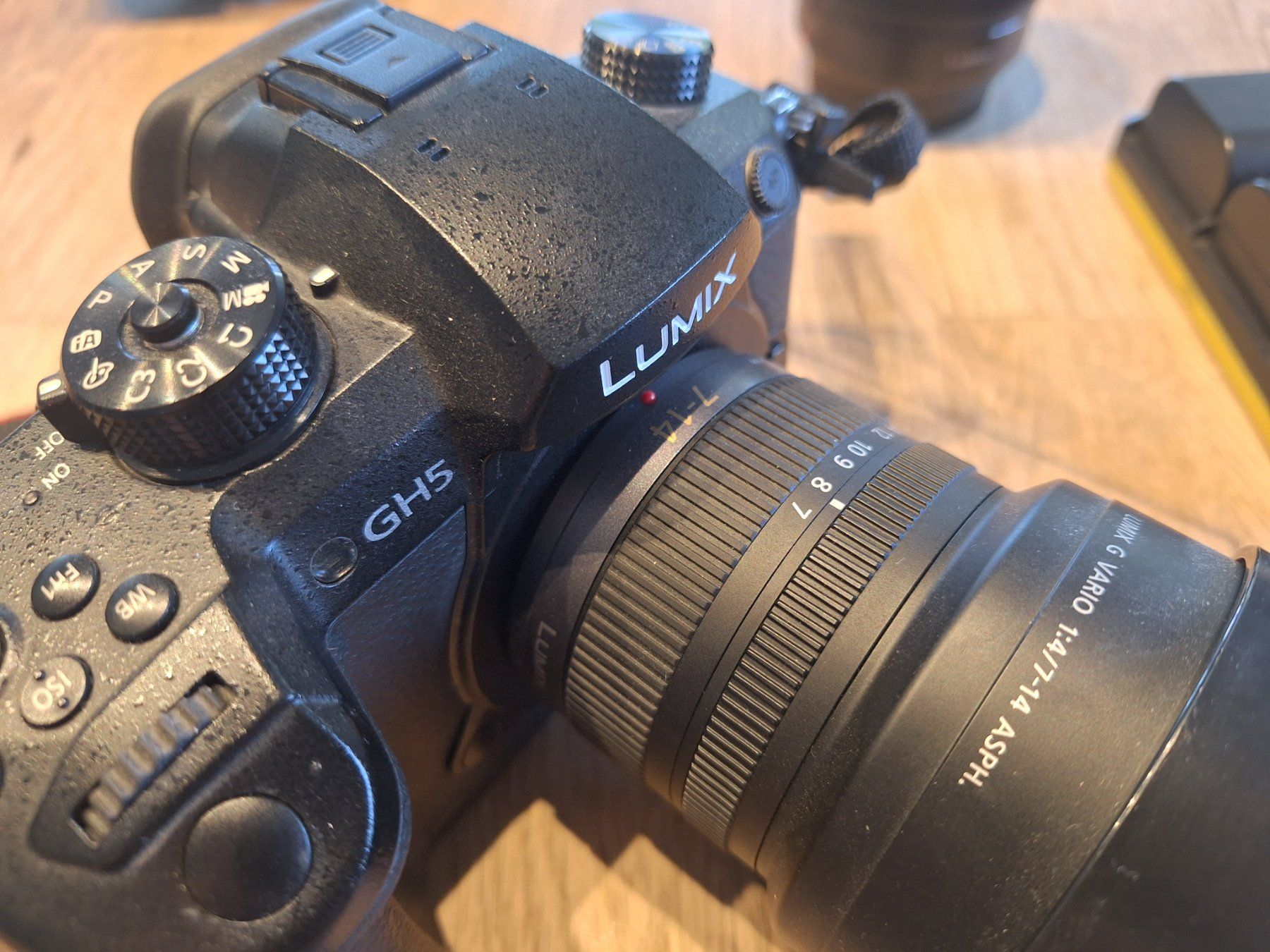 Panasonic Kamera: Panasonic Lumix GH5 Komplettset mit Objektiven – Gebraucht aus Ipsach von nik_6hkj 3
