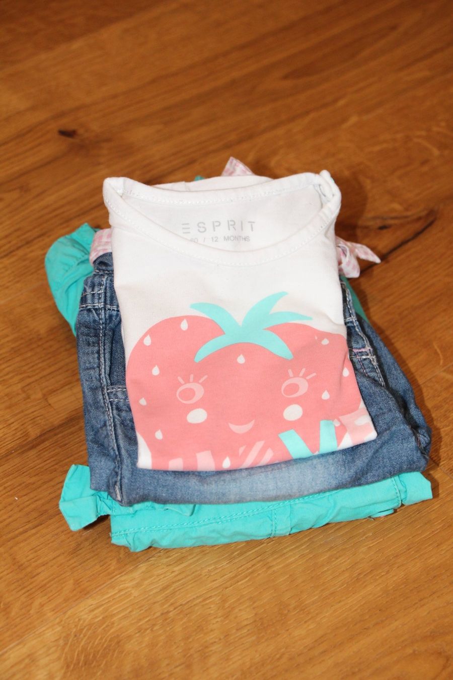 Lotti & Set di vestiti: Mädchen, Kleidung, kleines Paket, Grösse 80 – Usato da Heiligkreuz (Mels) venduto da PascalWa