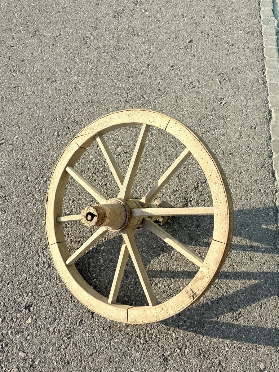 Toutes les décorations: Antikes Holzrad – D'occasion à Affoltern BE par _Kaeser_