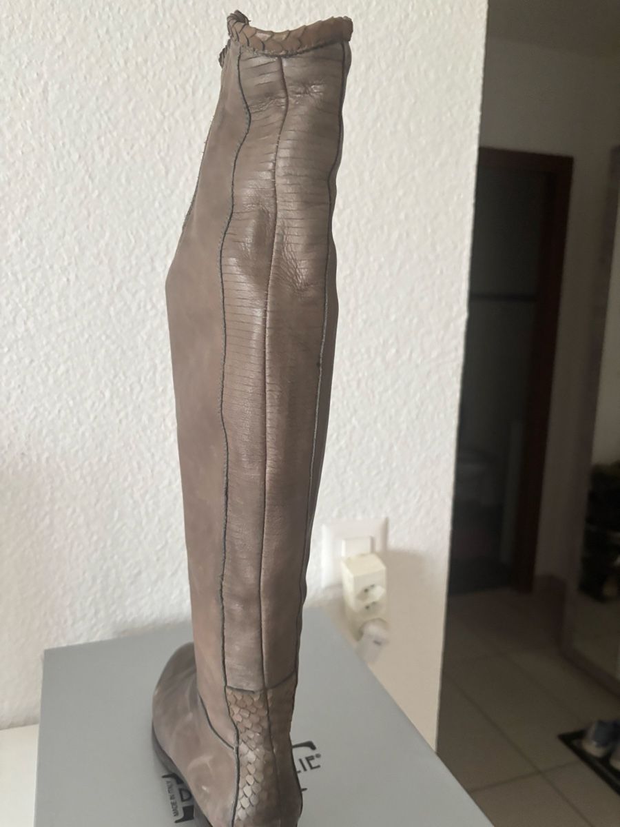 Chaussures femmes: Cuissardes en cuir  – D'occasion à Yverdon-les-Bains par annefu 3
