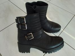 Schwarze Boots Gr. 39 - Ideal für den Winter ! Top Zustand!