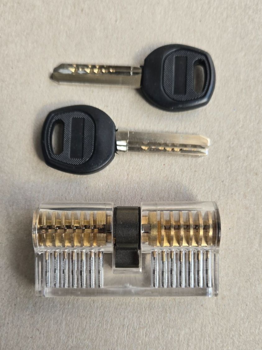 Lucchetti: Transparentes Übungsschloss Lockpicking mit 2 Schlüsseln – Nuovo (secondo la descrizione) da Hunzenschwil venduto da Fluz 1