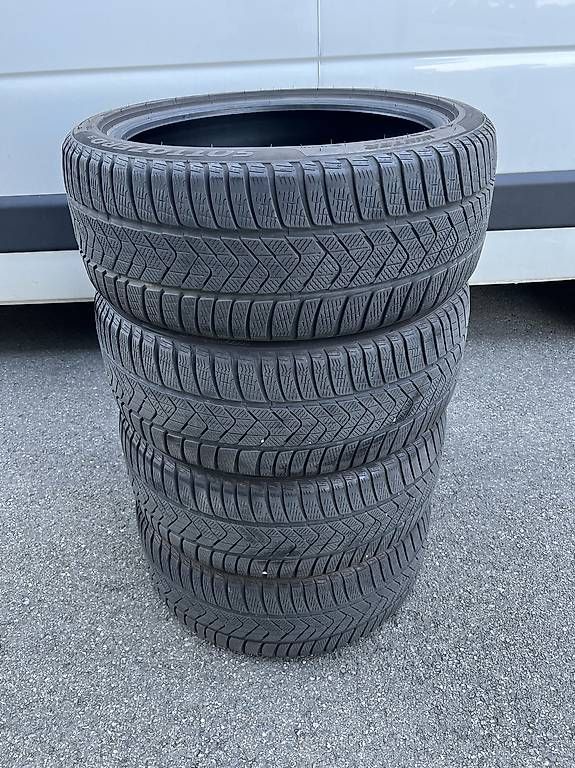 Pneumatici & Ruote complete: 255/40/20 Pirelli Winterreifen  – Usato da Frasnacht venduto da nobloff