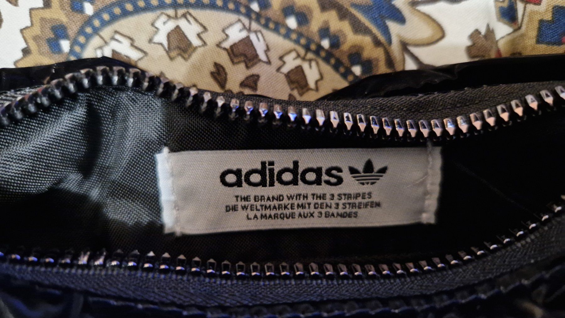 Adidas Borse da donna: Stylischer ADIDAS Mini-Bag – Nuovo e nell'imballaggio originale da Oberengstringen venduto da Sheera7 4