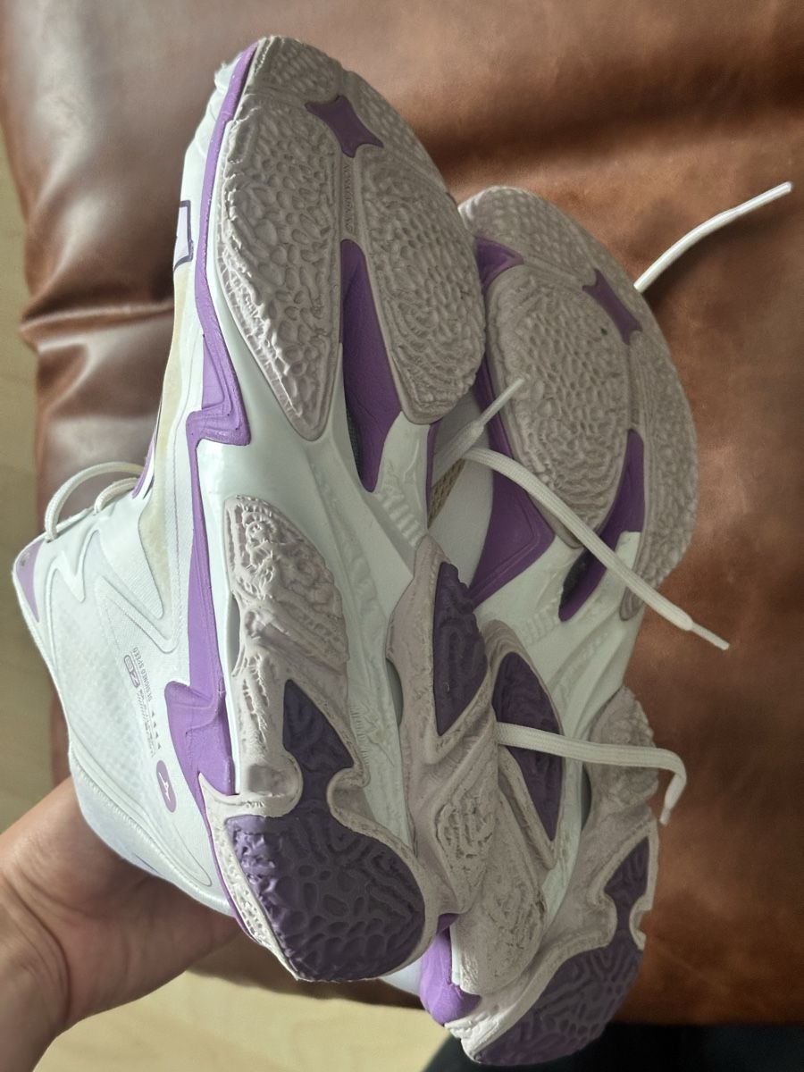 Mizuno Scarpe da donna: Volleyballschuhe gr. 41 – Usato da Aesch BL venduto da ili23_yg5k 4