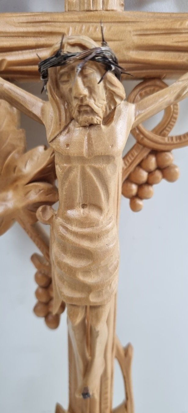 Figuren: Kleines Kruzifix reich verziert – Gebraucht aus Flums von Flumsantik 1