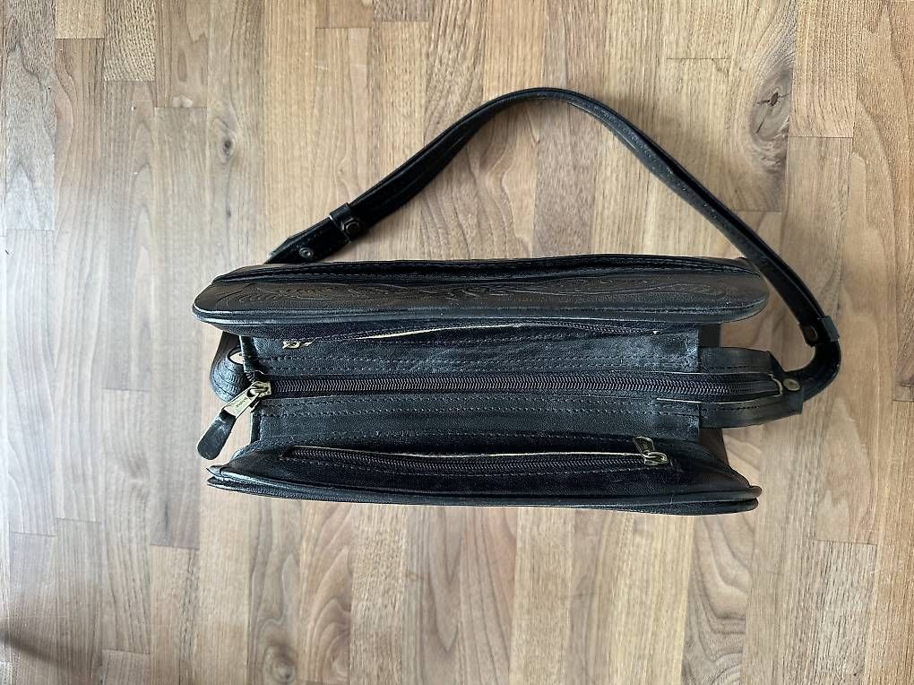 Borse da donna: schwarze Echtleder-Tasche  – Usato da Nebikon venduto da kupferstich 4