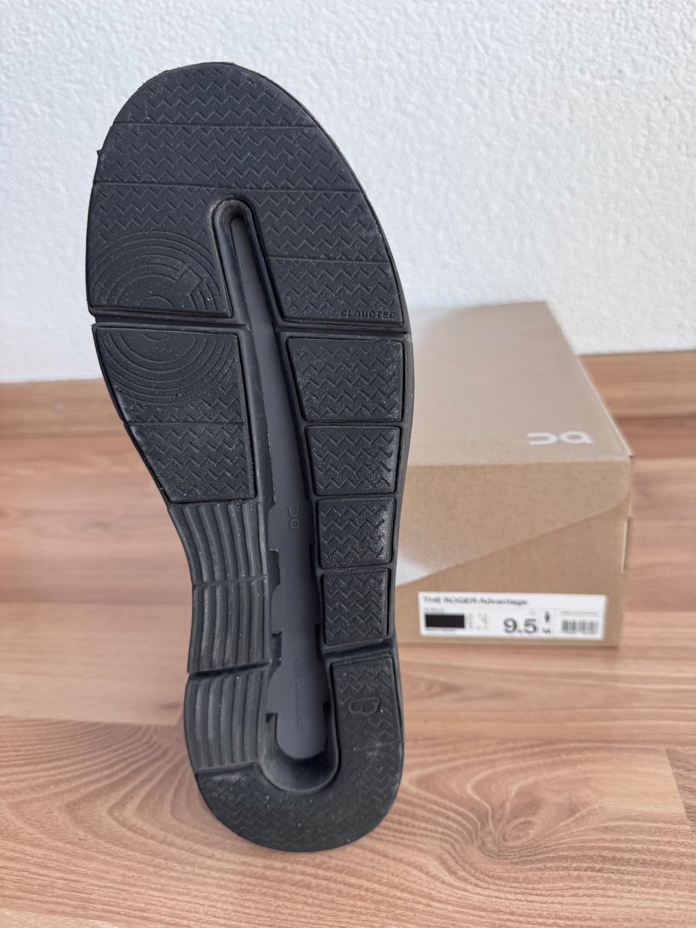 On Scarpe da uomo: On The Roger Advantage, all black, Grösse 43 – Usato da Thun venduto da Dvddealer 1