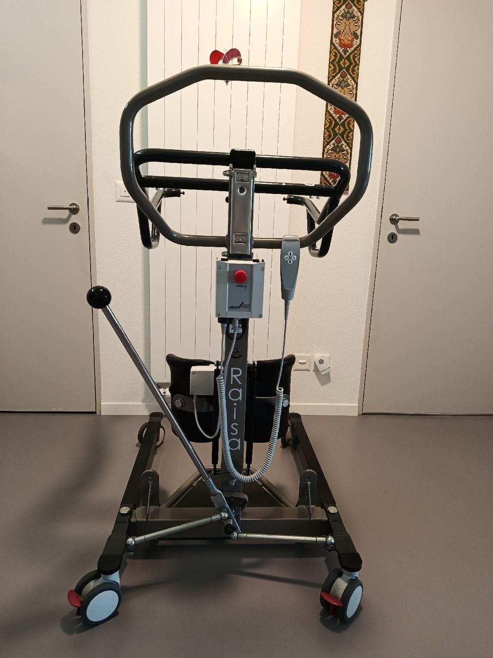 Medizinische Geräte: Elektrische Aufstehhilfe von Raisa – Gebraucht aus Sevelen von ronja666 4