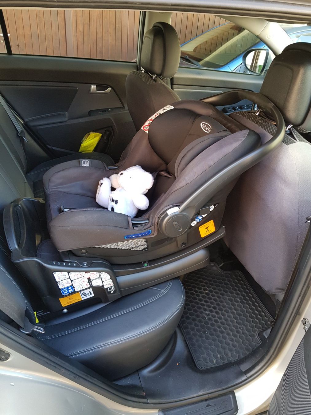 Seggiolini per auto: Kindersitz Babyschale inkl. Basisstation Isofix – Nuovo (secondo la descrizione) da Matten b. Interlaken venduto da Gea