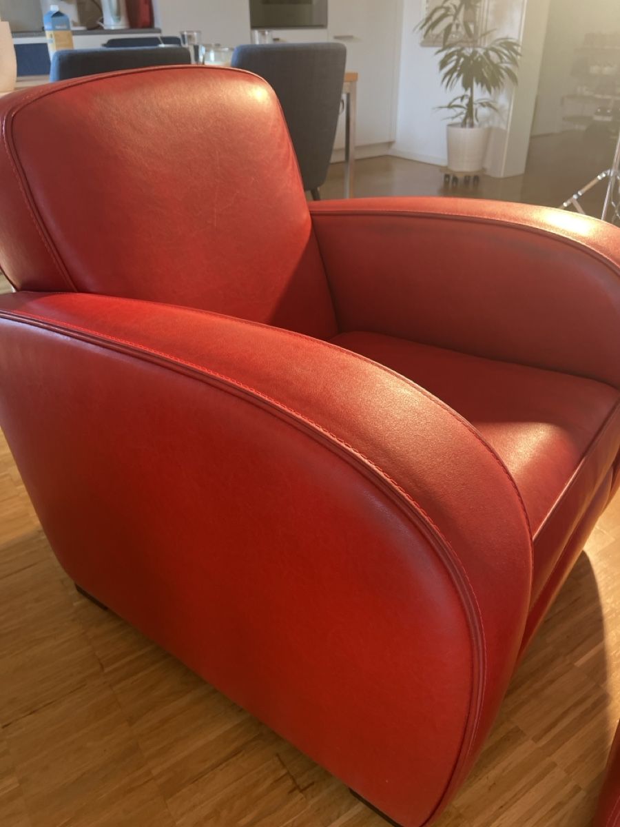 Sessel: Roter Ledersessel mit Hocker - Design und Komfort – Neu (gemäss Beschreibung) aus Zürich von olfri 2