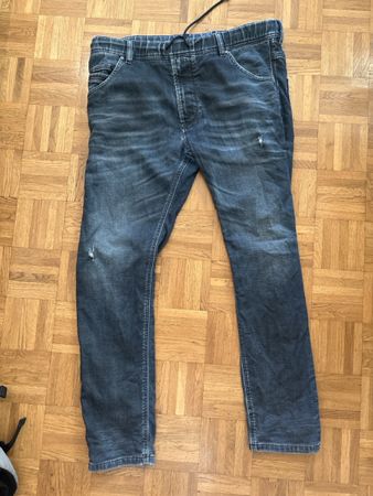 Jean Diesel JoggJeans bleu foncé taille 34 