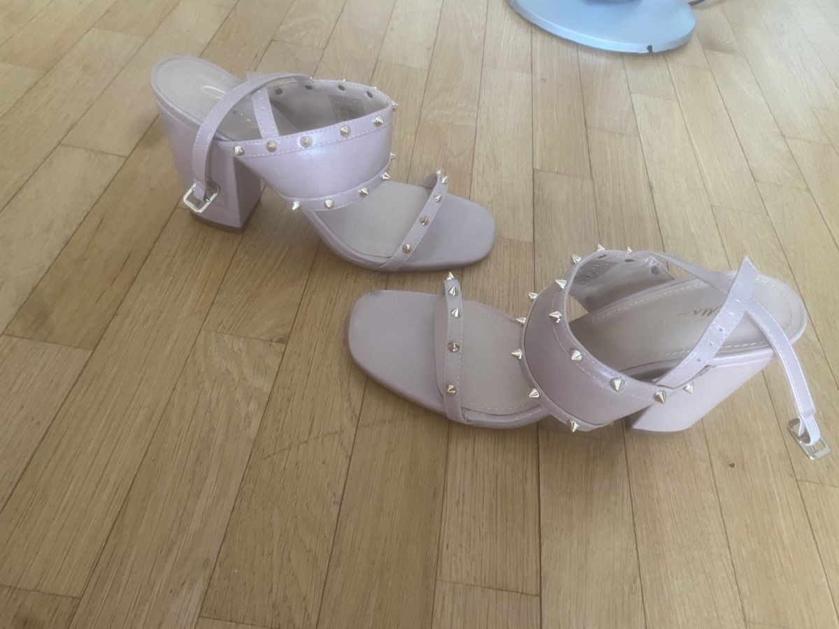 Guess Scarpe da donna: Sandales Guess – Usato da Versoix venduto da wen_75xm 3