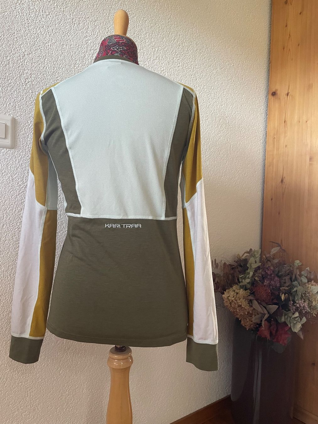T-shirts: KARI TRAA - Langarmshirt Sport – D'occasion à Bourguillon par gartenwohnen 2