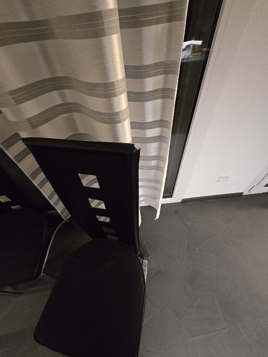 Stühle: Stühle Lederoptik schwarz 10 Stück  – Gebraucht aus Sitterdorf von NOEL.G 1