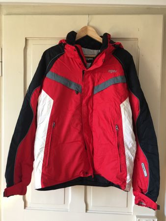 Winterjacke Gr. L rot