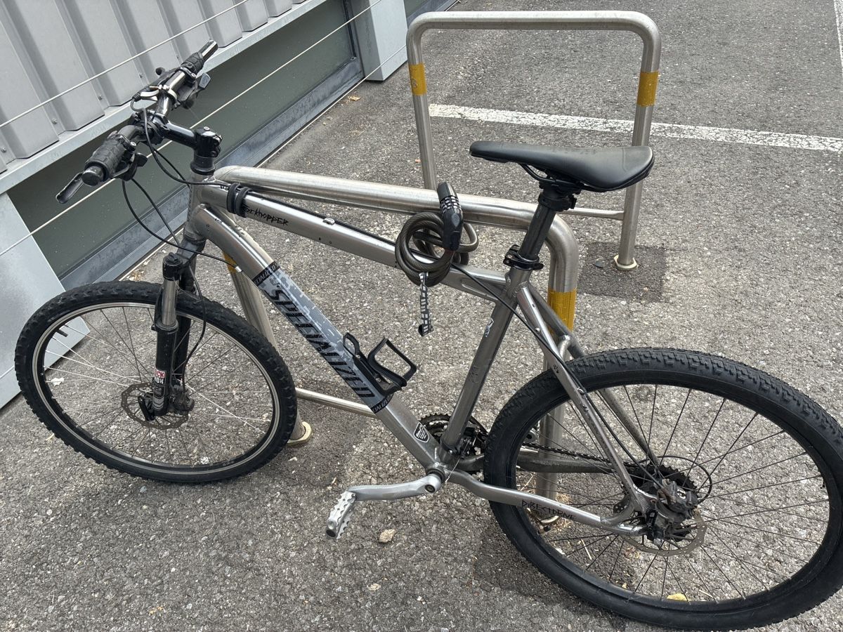 Specialized Velos: Vélo à donner en l état – Defekt aus Lausanne von Gygajoh